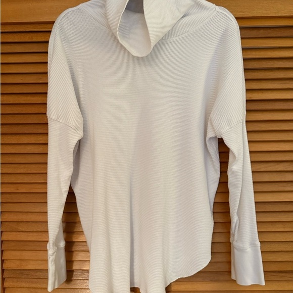 The Group Babaton Thermal Cowlneck - Picture 3 of 3